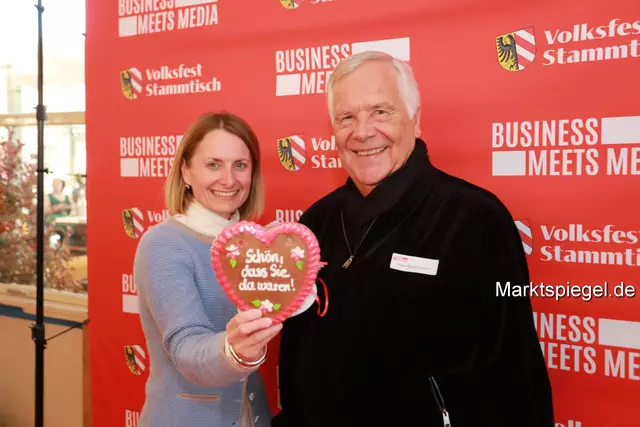 Foto: Jürgen Friedrich. Alle Bilder vom fünften "Business meets Media" in der Metropolregion, diesmal bei "Gigerlas" Lössel auf dem Nürnberger Frühlingsvolksfest.
