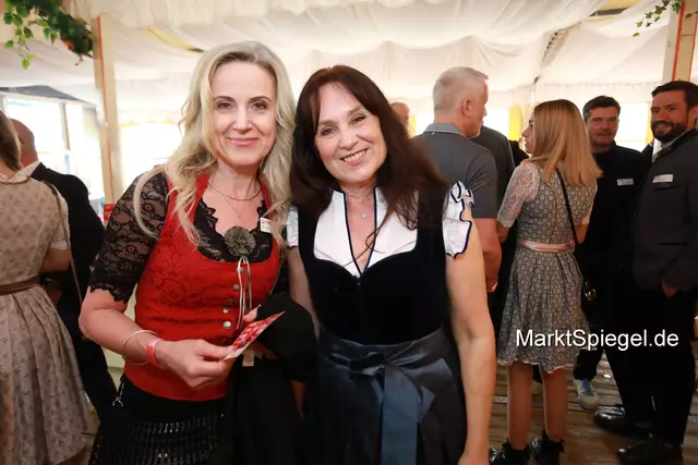 Foto: Jürgen Friedrich. Alle Bilder vom fünften "Business meets Media" in der Metropolregion, diesmal bei "Gigerlas" Lössel auf dem Nürnberger Frühlingsvolksfest.