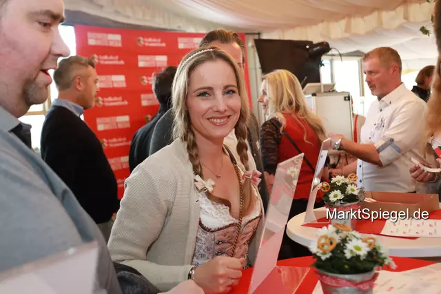 Foto: Jürgen Friedrich. Alle Bilder vom fünften "Business meets Media" in der Metropolregion, diesmal bei "Gigerlas" Lössel auf dem Nürnberger Frühlingsvolksfest.