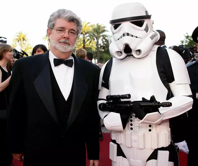 Bei «Star Wars: Episode III – Die Rache der Sith» übernahm George Lucas zum letzten Mal selbst die vollständige kreative Kontrolle über einen «Star Wars»-Kinofilm. | Foto: epa Sipa Niviere/SIPA/dpa