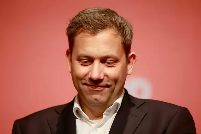 SPD-Chef Klingbeil geht als Vizekanzler ins Merz-Kabinett. Nicht nur das: Mit erreichten 16,4 Prozent bei der Bundestagswahl übernimmt er das mächtige Finanzministerium.  | Foto: Matthias Bein/dpa