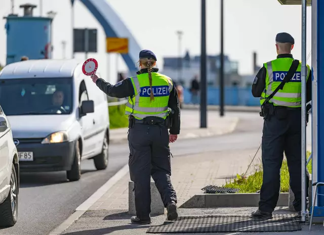 Künftig Zwölf-Stunden-Schichten für Grenzbeamte? | Foto: Patrick Pleul/dpa