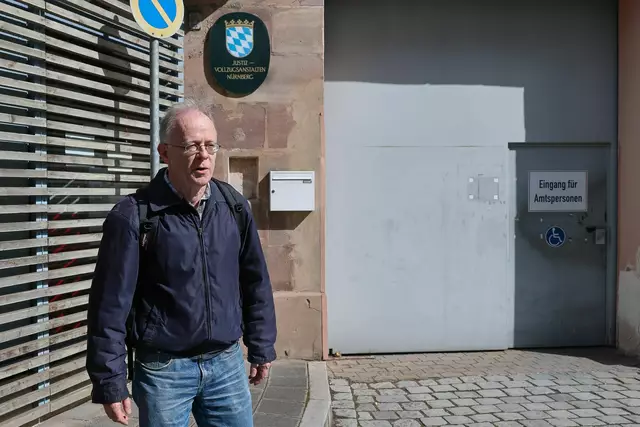 Unbelehrbar: Jesuitenpater Jörg Alt stand wegen sogenannten Klimaprotesten bereits mehrmals vor Gericht. | Foto: Archivbild)Daniel Löb/dpa
