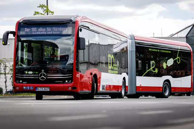 Der 100. eBus der VAG - ein eCitaro G von Mercedes Benz. Einer von insgesamt 31, die in diesem Jahr geliefert werden. 
 | Foto: © VAG – Daniel Karmann