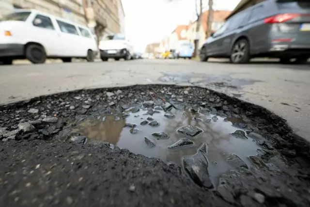 In vielen Städten und Gemeinden fehlt das Geld für Investitionen. | Foto: Sebastian Kahnert/dpa (Symbolbild)