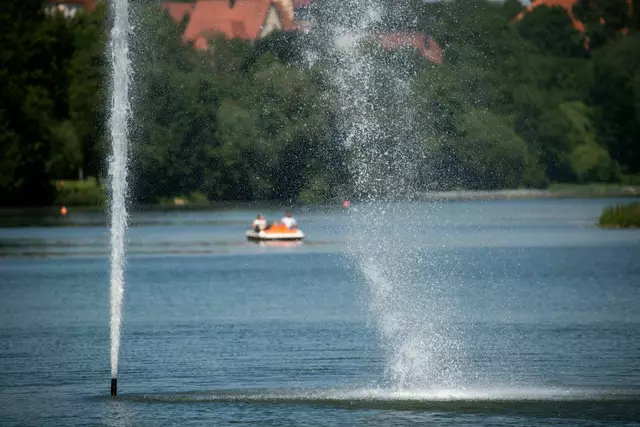 Die Polizei hat einen Mann am Wöhrder See wegen sexueller Belästigung festgenommen. | Foto: Daniel Karmann/dpa