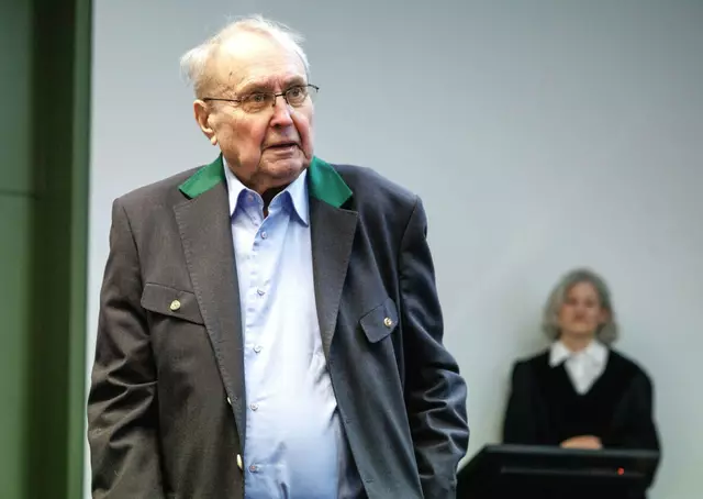 Will umfassend aussagen: Eduard Lintner vor dem Münchner Oberlandesgericht. | Foto: © Matthias Balk/dpa (Archivbild)