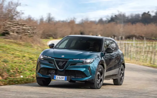 Alfa Romeo Junior Ibrida Q4. | Foto: Stellantis via Autoren-Union Mobilität