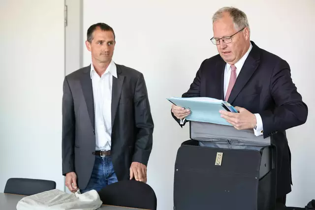 Die vor rund zwei Jahren verhängte Geldstrafe wegen Betrugs gegen den Bürgermeister von Langenzenn ist nun rechtskräftig.  | Foto: (Archivbild)-/dpa