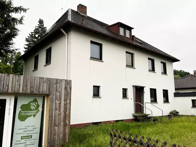 Eines der 167 derzeit ungenutzten Gebäude in Oberasbach. Es befindet sich im städtischen Eigentum. Lediglich die Garage wird vom Heimatverein als Ausstellungsfläche genutzt. | Foto: Stadt Oberasbach