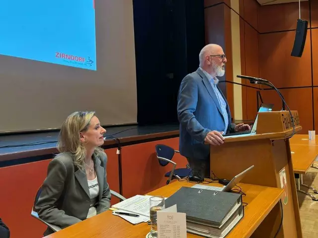 Standen Rede und Antwort: Zirndorfs Erster Bürgermeister Thomas Zwingel und Stadtkämmerin Tanja Meyer. | Foto: Stadt Zirndorf