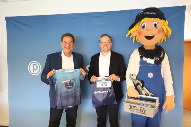 Sportbürgermeister Markus Braun (li.), Leopold Pillenstein und Maskottchen Pilli hoffen auf rege Teilnahme beim Pillenstein Kidsmarathon. | Foto: Stadt Fürth, Birgit Gaßner