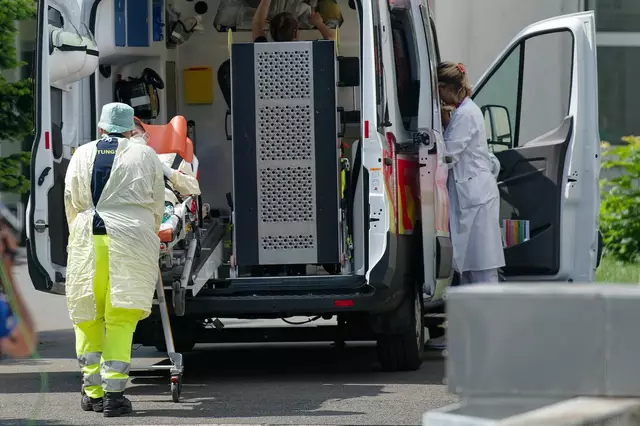 Die Kölner City hat sich durch die größte Evakuierung seit 1945 in eine Geisterstadt verwandelt. Mehr als 20 000 Menschen mussten ihre Wohnungen verlassen. | Foto: Henning Kaiser/dpa