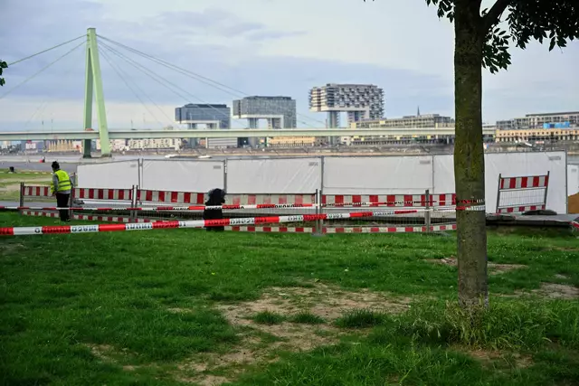 Die Kölner City hat sich durch die größte Evakuierung seit 1945 in eine Geisterstadt verwandelt. Mehr als 20 000 Menschen mussten ihre Wohnungen verlassen. | Foto: Henning Kaiser/dpa