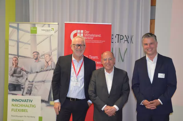 Freuen sich über eine gelungene Veranstaltung (v.l.): 
Edgar Jehnes (Leiter BVMW-Kreisverband Nürnberg), Dr. Gregor Gysi und Daniel Pfaller (Geschäftsführer Südwestpark). | Foto: Südwestpark
