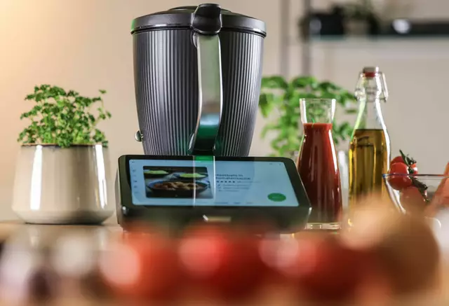 Der neue Thermomix TM7 ist seit Anfang des Jahres auf dem Markt. Das alte Modell TM6 wurde zwischen 2019 und 2024 etwa 8 Millionen Mal verkauft. | Foto: Oliver Berg/dpa