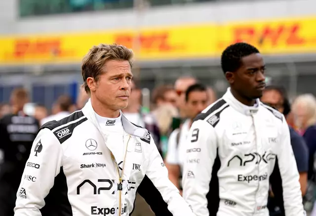Erst Gegenspieler, dann echte Teamkollegen: Brad Pitt (l) und Damson Idris im neuen Formel-1-Film. | Foto: Tim Goode/Press Association/dpa