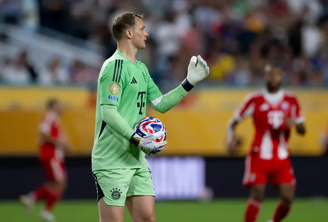 Torhüter wie Manuel Neuer dürfen den Ball acht Sekunden in der Hand halten. | Foto: Sven Hoppe/dpa