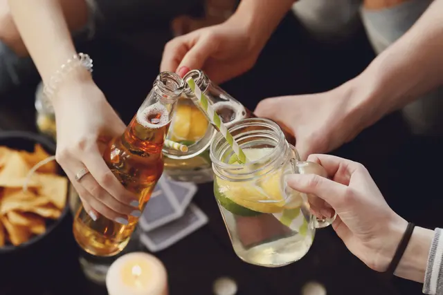 Keinen Alkohol an Kinder und Jugendliche | Foto: racool_studio