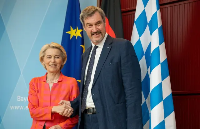 Bayerns Ministerpräsident Markus Söder (CSU) hat bei seinem Treffen mit EU-Kommissionspräsidentin Ursula von der Leyen (CDU) in Brüssel eine Fülle von Wünschen und Forderungen im Gepäck. | Foto: Leonie Asendorpf/dpa (Archivfoto)