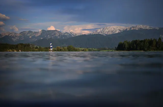 Die Temperaturen bleiben hoch, doch so heiß wie in den Vortagen bleibt es nicht. | Foto: Karl-Josef Hildenbrand/dpa