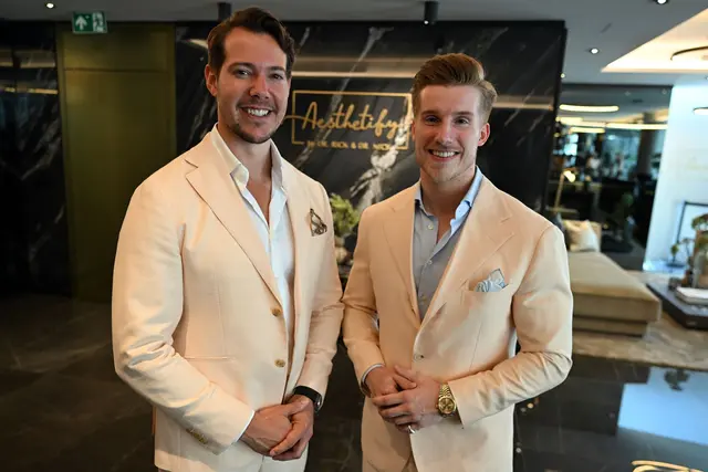 Die Verbraucherzentrale klagt gegen das Unternehmen Aesthetify von «Dr. Rick und Dr. Nick». | Foto: Federico Gambarini/dpa