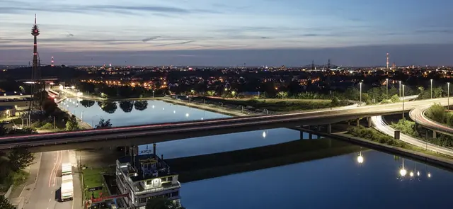 Ab Frühjahr 2026 werden die alten Brücken abgerissen und durch Neubauten ersetzt. Die stimmungsvolle Aufnahme stammt von Christian Höhn.  | Foto: Christian Höh/SÖR/Stadt Nürnberg