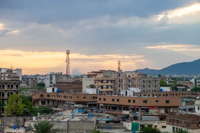 Der Eilantrag der Frau und ihrer 13 Familienangehörigen, die in Pakistan auf Visa warten, in erster Instanz erfolgreich. Symbolbild: Islamabad, Pakistan.  | Foto:  Nguyen Duc Huy