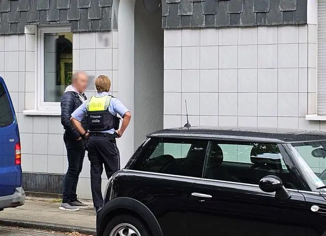 Insgesamt fanden Maßnahmen zeitgleich in sechs Objekten in den Städten Essen, Dortmund, Düsseldorf und Soest statt, wie die Generalstaatsanwaltschaft Düsseldorf und die Polizei Essen mitteilten. | Foto: Markus Gayk/dpa