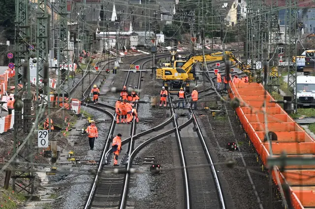 Auf der Riedbahn zwischen Frankfurt und Mannheim wurde bereits gebaut - viele weitere Generalsanierungen werden sich dagegen deutlich verzögern. (Archivbild) | Foto: Arne Dedert/dpa