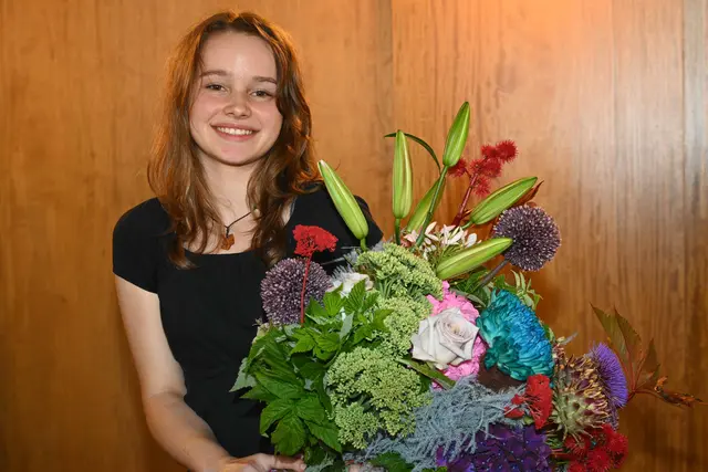 Die Schülerin Nora Falk ist  zum neuen Nürnberger Christkind der Jahre 2025/26 gewählt worden. Sie wird am 28. November den Nürnberger Christkindlesmarkt eröffnen. | Foto: Christine Dierenbach / Stadt Nürnberg