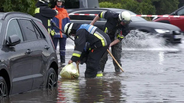 Die Feuerwehr in Nürnberg wurde zu einer Vielzahl von Einsätzen gerufen. | Foto: Bernd März/extremwetter.tv/dpa