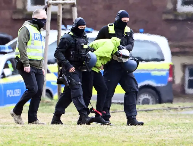 Die Bundesanwaltschaft ließ den Tatverdächtigen in Karlsruhe dem Ermittlungsrichter vorführen. (Archivbild) | Foto: Uli Deck/dpa