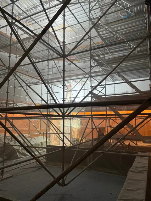 Das Gerüst mit einem Volumen von rund 2 700 Kubikmetern und einem Gewicht von 36 Tonnen füllt den gesamten Kuppelsaal aus. | Foto: Martina Weber / Stadt Nürnberg