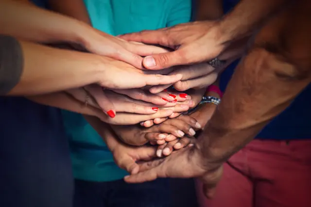 Stellungnahme des Integrationsbeirats Fürth zur Verteilung fremdenfeindlicher Postkarten. | Foto: lassedesign / stock.adobe.com