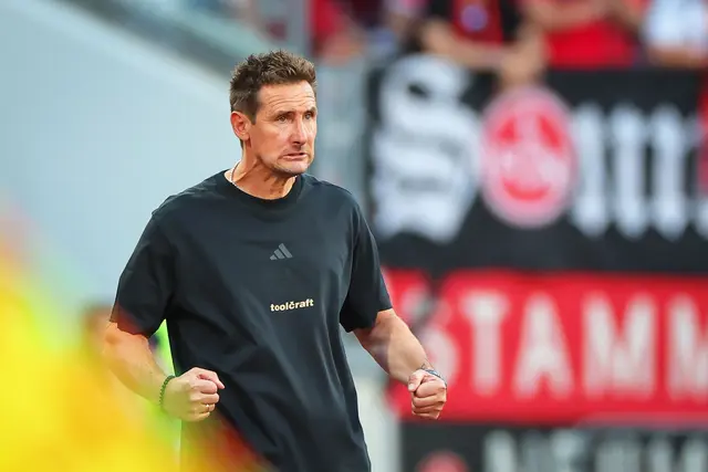 Miroslav Klose steht mit dem 1. FC Nürnberg im Pokal unter Erfolgsdruck. | Foto: Daniel Karmann/dpa