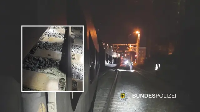 Zwei Mitarbeiter eines Eisenbahnunternehmens rangieren einen Autoreisezug am Südbahnhof -  mit fatalen Folgen.  | Foto: © Bundespolizei