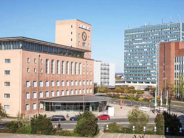 Himbeerpalast mit ehemaligem Siemens Schriftzug. | Foto: © ETM/Arne Seebeck