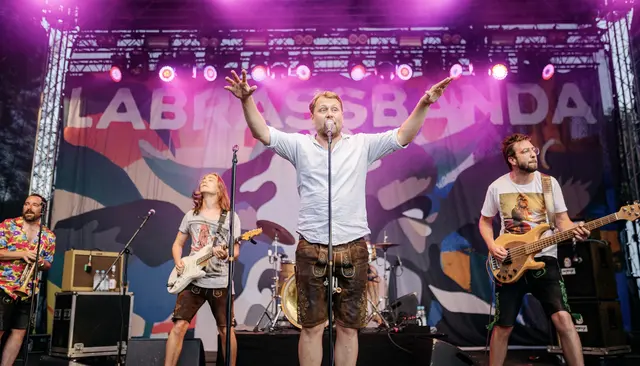 LaBrassBanda kommen nächstes Jahr im Juli wieder auf die Kulturinsel Wöhrmühle. | Foto: © Adrian Infernus