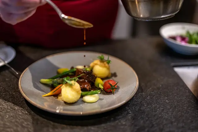 Die Küche regional und international. | Foto: Tanneck