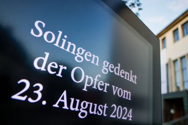 Beim islamistischen Terroranschlag von Solingen starben drei Menschen.  | Foto: Federico Gambarini/dpa