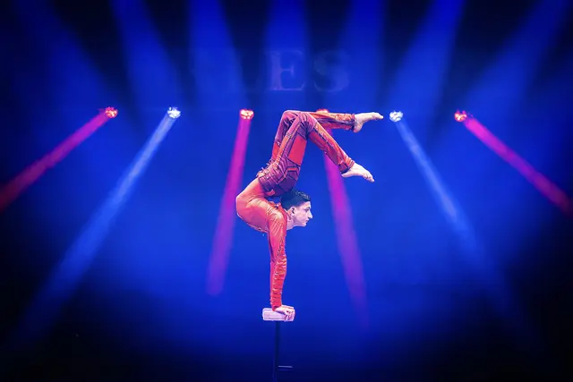 Foto: Zirkus CHARLES KNIE. Vom 15. bis 26. Oktober auf dem Volksfestplatz am Dutzendteich.