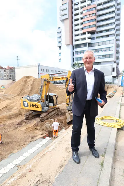 Zwischen Bahnhof-Center und Cineplex Kino wird ein 60-Millionen-Projekt hochgezogen. Dort entsteht auch die neue Augenklinik der Ober-Scharrer-Gruppe. | Foto: Willi Ebersberger / Stadt Fürth