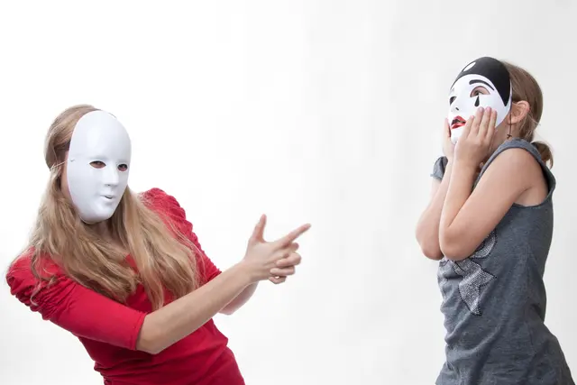 Sympathie ist subjektiv. Manche Menschen können sich einfach nicht ausstehen. | Foto: Anja Greiner Adam-stock.adobe.com (Symbolbild)