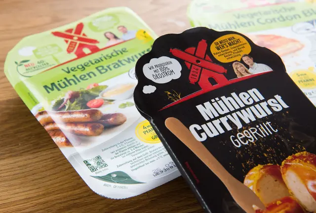 Rügenwalder Mühle ist nach eigenen Angaben Marktführer bei Fleischersatzprodukten.
 | Foto: Julian Stratenschulte/dpa (Archivbild)