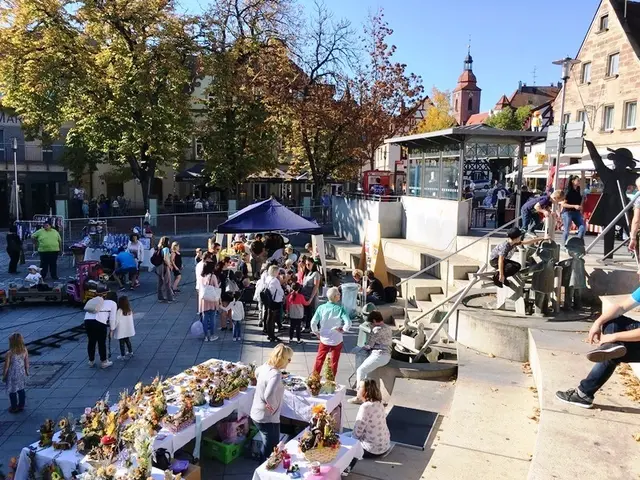 Der Herbstmarkt lockt mit vielen Angeboten. | Foto: ZiMa Zirndorf Marketing