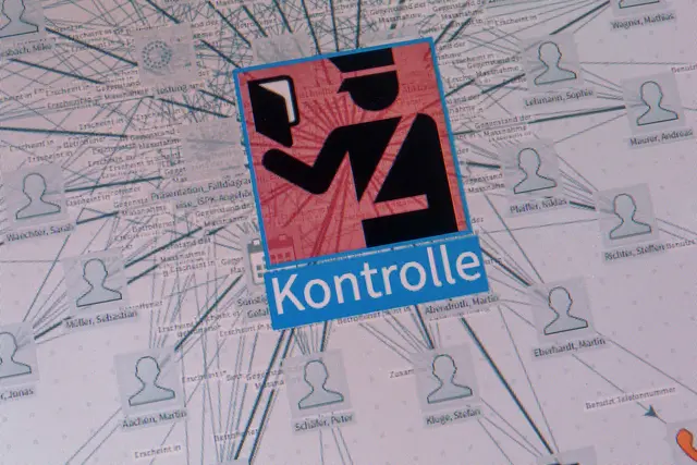 Mit der Analyse-Software lassen sich zig Millionen Datensätze der bayerischen Polizei durchsuchen. (Archivbild) | Foto: Peter Kneffel/dpa