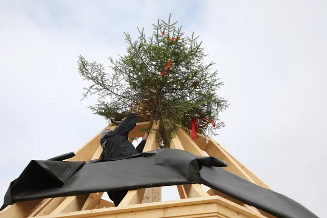 Die Spendenaktion für den VolksbadTurm startete im Jahr 2023 - jetzt konnte Richtfest gefeiert werden.  | Foto: Jürgen Friedrich
