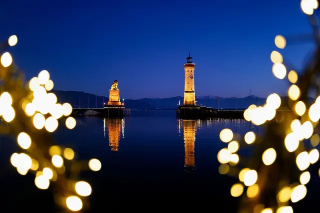 Die Hafenweihnacht ist vom 27. November bis zum 21. Dezember immer donnerstags bis sonntags geöffnet. (Archivbild) | Foto: Ulf Vogler/dpa