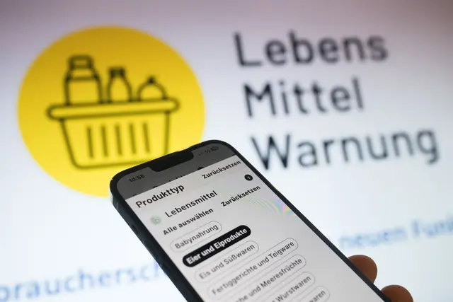Das Produkt wurde im Lebensmitteleinzelhandel in Nordbayern und in der eigenen Filiale in Bamberg verkauft.  | Foto: Sebastian Gollnow/dpa